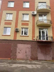 Гараж 36,2 кв.м. с долей земли, Ульяновск, пер. Красноармейский, 7. Гараж 36,2 кв.м. и 378/10000 доли земельного участка в Ульяновске. Здание нежилое (гараж), кадастровый номер: 73:24:041603:478, 36,2 кв.м.; 378/10000 долей земельного участка, кадастровый номер: 73:24:041603:160, 948 +/-10 кв.м…