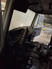 Снегоболотоход ЗВМ СИВЕР 2014 года выпуска. Идентификационный номер 120314, государственный регистрационный знак 6032РК14. Двигатель дизельный № 827720, рабочий объем 2700 см³. Кузов № 120314, белого цвета.