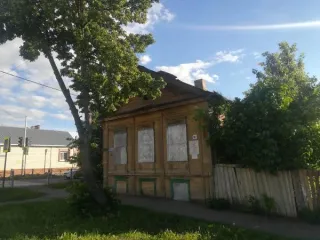 Нежилое здание 127.6 кв.м, г. Чистополь, ул. Вахитова, д. 48, Республика Татарстан (объект культурного наследия местного (муниципального) значения «Жилой дом» середина XIX в), номер в реестре – 161711003040004, 2-этажное, площадью 127,6кв.м., кадастровый номер 16:54:100202:75, расположенное по…