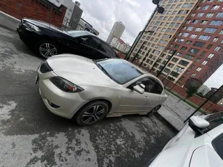 Mazda 3 2005 года выпуска, VIN: JMZBK12Z561360281. Обременен залогом в пользу ПАО "Совкомбанк".