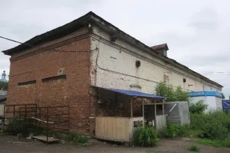 Нежилое здание «Дом купца Стахеева», 1840 г. (склад), объект культурного наследия местного (муниципального) значения, 2-этажное, площадью 480,5 кв.м., кадастровый номер 16:47:011212:175, расположенное по адресу: Республика Татарстан, Елабужский муниципальный район, г. Елабуга, ул. 10 лет…
