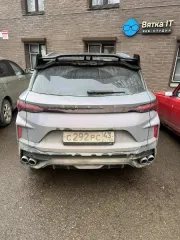 Gelly Coolray 2023, легковой автомобиль, серый, г/н С292РС43, VIN LB37622Z7PX625295, на заднем бампере с правой стороны имеется царапина. Местонахождение: Кировская область, г. Киров, Заготзерновский проезд, д. 14. Вид права – собственность, обременение – аресты.