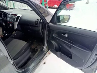 Автомобиль марки KIA модель Venga 2011 г.в. VIN TMAEH812ABJ061112