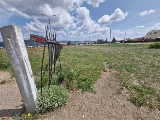 Право заключения договора купли-продажи земельного участка. Категория земель: земли населенных пунктов. Вид разрешенного использования: объекты дорожного сервиса. Площадь: 676 кв.м. Кадастровый номер: 03:08:220121:123.