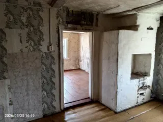 Жилой дом 23.8 кв.м и земельный участок 1667 кв.м, Оренбургская область, м.р-н Бугурусланский, с.п. Завьяловский сельсовет, с. Красноярка, ул. Колхозная, двлд.72, кадастровый номер 56:07:0701001:397, количество этажей -1, в том числе подземных этажей – 0, материал наружных стен: рубленые, год…