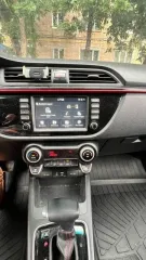 Седан Kia Rio 2020 года, оранжевый, VIN Z94C241BBLR179349, госномер А804ВС156, мощность двигателя 122 л.с.