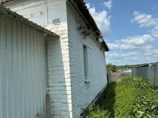 Индивидуальный жилой дом 36,6 м² и земельный участок 1614 м². Липецкая область, Добринский район, село Талицкий Чамлык, улица Центральная, дом 105. Общая площадь: 36.6. В выписках из ЕГРН от 10.06.2025г. № КУВИ-001/2025-121402294-не зарегистрировано. Вид ограничений и обременений: нет. Кадастровая…