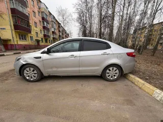Kia Rio 2011 года, 123 лс, пробег 308491 км. VIN Z94CC41BACR015813, госномер Т875РЕ190, цвет серебристый. Является совместным имуществом. На хранении у АУ.