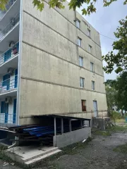 Здание, 3 082,2 кв.м, здание 39 кв.м и земельный участок  16 938 кв.м в г. Геленджик  Нежилое здание: здание спального корпуса, общей площадью 3082,2 кв.м с кад.№23:40:1003065:105, расположенное по адресу: РФ, Краснодарский край, г.Геленджик, с.Архипо Осиповка, б/о  Тешебс     Нежилое здание…