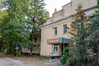 3 нежилых здания и земельный участок 11 785 кв.м, г. Липецк, ул. Юношеская 3 нежилых здания и земельный участок площадью 11 785+/-38кв.м, кадастровый №48:20:0011204:736, расположенные по адресу: Липецкая область, г.о. город Липецк, г. Липецк, ул. Юношеская, д. 21а Объект 1: Нежилое здание, площ. 2…