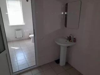 Административное здание, кадастровый номер 07:09:0102036:48, площадь 994,6 кв.м., этажей 4., Адрес: Кабардино-Балкарская республика, г.Нальчик, ул.Щорса, д.6, Имеются запрещения регистрации, а также 
Право аренды земельного участка 07:09:0102036:25 Площадь уточненная 387 кв.м. По адресу…