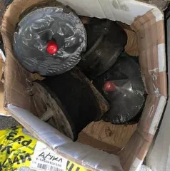 Дорожно-строительные материалы и запчасти (Bomag, щебень, плитка, трубы) Товарно-материальные ценности: фургон «Дорожный мастер»; амортизатор Bomag 6 шт.; ГПС 0*80 (С-4) с добавкой 30% щебня 20-40 мм 145,110 м3; лоток для тяжелых нагрузок DN300 3 шт.; моторное масло 15W-40 134 л.; отбойник прямой…