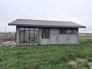 Дом 86 кв.м, участок 734 кв.м, Московская область, д. Загорье. Жилой дом, без отделки, кадастровый номер (50:08:0060239:2496) площадь 86 кв.м. Расположен на земельном участке кадастровый номер (50:08:0060239:1360) площадь 734 кв.м, адрес: Россия, Московская область, городской округ Истра, деревня…