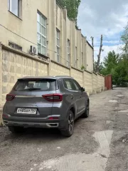 Автомобиль марки CHERY модель Tiggo 4 Pro 2023 г.в. VIN номер LVVDB21B4PD986472, цвет серый. Автомобиль в хорошем состоянии, на ходу, есть незначительные дефекты по кузову, не срабатывает кнопка открытия багажника на ключах.