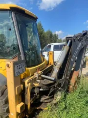 Volvo BL61B 2011 2 трактор, марка VOLVO BL61B, год выпуска 2011, госномер 1223ХЕ23, ПТС СВ 135231, мощность двигателя 87 ЛС, VIN VCEBL61BT01202056 (частично разукомплектован, своим ходом не передвигается, двигатель отсутствует)