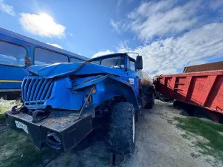 Урал-4320 2006 года выпуска, модель 46151-01 на шасси Урал-4320. Местоположение: поселок Бованенково, Ямало-Ненецкий автономный округ.