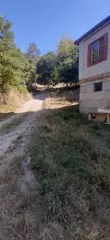 Жилой дом – 2 этажа, 5 комнат, общей площадью 177,50 кв.м., кадастровый номер: 23:33:1503001:680. Земельный участок общей площадью 880,00 кв.м., кадастровый номер 23:33:1503001:169 по адресу: Краснодарский край, Туапсинский район, с. Ольгинка, мкр. Кубань, д. 5, залог в пользу RNKB Bank (PJSC).