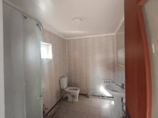 Дома 113,4 м² и участок 885 м², Саратовская область. Жилой дом, площадью: 113,4 кв.м., с кадастровым номером: 64:22:141516:28, расположенный на земельном участке, площадью: 885 кв.м., с кадастровым номером: 64:22:141516:6. Адрес: Российская Федерация, Саратовская область, Новоузенский, г…