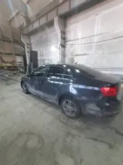 Volkswagen Jetta, 2013 года, 105 лс, 418 045 км, АКПП. Легковой автомобиль, год изготовления: 2013, VIN: XW8ZZZ16ZDN004226, г/н: Х610АЕ163, вид собственности: личная. При осмотре транспортного средства выявлено: эксплуатационные истирания обивки, трещина на стекле, механическая деформация (замятие)…