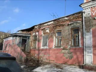 Купеческая усадьба, 758,2 м², Нижний Тагил (ОКН) продажа нежилых зданий по адресу: город Нижний Тагил, улица Карла Маркса, 3. Объект культурного наследия регионального значения «Купеческая усадьба» (ансамбль), регистрационный номер в реестре ОКН 66172097524000, год постройки до 1917. Объект…