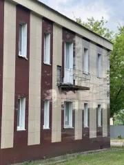 Здание общежития 818,9 кв. м, земельный участок 2112 кв. м, Московская обл., г. Подольск, пр-д Авиаторов, д. 10, 2 этажа, в том числе подземных 0, кадастровый номер 50:55:0010287:29, кадастровый номер 50:55:0010290:17, земли населенных пунктов, под общежитием, ограничения и обременения: ограничения…