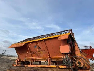 Пескоразбрасыватель Черный Яр.