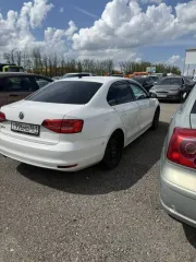 Volkswagen Jetta, 2015 года, 160 лс, 315 000 км, АКПП. Название комплектации 1.6 MPI AT. Период выпуска 2015 - 2016. Тип привода передний. Тип кузова седан. Тип трансмиссии АКПП 6. Объем двигателя, куб.см 1598. Марка кузова 162. Время разгона 0-100 км/ч, с 12.5. Максимальная скорость, км/ч 177…