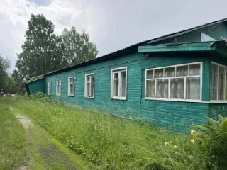 Здание детского сада Светлячок, 435,5 кв.м, земельный участок 6815 кв.м, Архангельская область. Здание детского сада Светлячок, с кадастровым номером 29:01:000000:836, площадью 435,5 кв.м., расположенное по адресу: Российская Федерация, Архангельская область, м.о. Вельский, д. Лукинская, д. 5Б…
