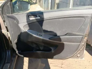ХЕНДЭ СОЛЯРИС, 2014, VIN Z94CT41CBFR379936, автомобиль находится в залоге у ПАО "Сбербанк России".