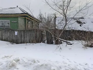 1/5 доли в жилом доме (кадастровый номер: 42:06:0101001:1839, площадь: 43,6 кв.м., местонахождение: Кемеровская область, Ленинск-Кузнецкий район, с. Красное, ул. Кирова, д.83) и 1/5 доли на земельный участок (кадастровый номер: 42:06:0101001:665, площадь: 1 576 кв.м., виды разрешенного…