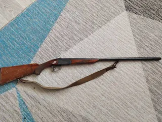 Иж-18е, 16*70, гладкий ствол, дерево, Россия. Калибр 16*70, тип ствола гладкий, производитель Izhmech, материал ствола оружейная сталь, калибр 16, материал цевья дерево, материал приклада дерево, способ снаряжения переломное, количество стволов один, патронник 70 мм, режим стрельбы одиночный, вид…