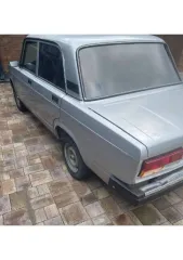 Ваз 2107 2011 года, 73 лс, 93220 км. Легковой автомобиль LADA 210740, 2011 года, VIN Z7Z210740B3109333, г/н Н024РХ126. Сцепление изношено, подтекает антифриз, одна из дверей не открывается. Все риски, связанные с не ознакомлением с имуществом и отсутствием полной информации об имуществе в…
