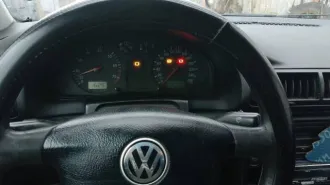 Volkswagen Passat, 1999 года, 101 лс, 410000 км, легковой автомобиль: Марка, модель: VOLKSWAGEN PASSAT; WIN: WVWZZZ3BZYP099800; Регистрационный знак: Е641КО147; год выпуска ТС: 1999; модель, № двигателя: ARMO12549; кузов № WVWZZZ3BZYP099800; цвет: голубой; мощность двигателя, кВт/л.с.: 74.29 (101)…
