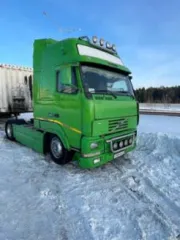 Volvo FH12, 1998, Тягач седельный Volvo FH12, VIN YV2A4B3A8WB195454, регистрационный знак У 969ВН 47, цвет зеленый, год изготовления 1998, рабочий объем двигателя: 12100 куб. см. СТС 99 07 № 261730, выдан 20.03.2019г. ПТС 47 НО № 964914 выдан 26.02.2015г., мощность двигателя 250 кВт/ 340 л.с…