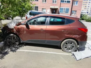 Hyundai ix35 2013 г.в., VIN TMAJU81EDEJ481933, г. Тюмень, ул. Линейная д.15, по записи 89068267496