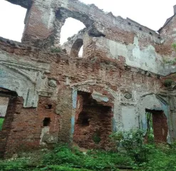 Усадьба Голицыных общей площадью 2098.9 кв. м в Смоленской области, Гагаринский район, сельское поселение Самуйловское, село Самуйлово. В состав входят: главный дом 90-х годов XIX века площадью 1532.7 кв. м, флигель 90-х годов XIX века площадью 437.9 кв. м и служебная постройка начала XIX века…