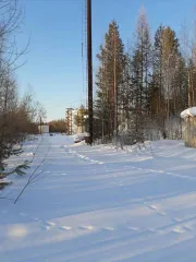 Сооружение: База ГСМ, кадастровый номер: 86:07:0000000:889, площадь застройки 822 кв.м., адрес: ХМАО Югра, Октябрьский р н, пгт Андра, мкр н Спортивный, строен.9а,  которая состоит: 1 . из территории хранения нефтепродуктов, которая включает:   емкости по 2000л.  2шт.     емкости 400л.  1шт.    …