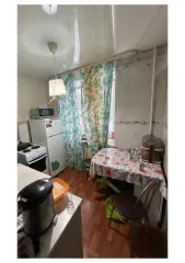 2/10 доли квартиры в Нижнем Тагиле, 59,2 кв.м, адрес: Свердловская область, г. Нижний Тагил, ул. Пархоменко, д. 145, кв. 51, кадастровый номер: 66:56:0206002:395. В имуществе имеются доли, принадлежащие несовершеннолетним сособственникам.