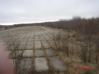 Взлетно-посадочная полоса в аэропорту г. Кедровый. Нежилое сооружение – взлётно-посадочная полоса, протяженность 1980 м, ширина 36 м. Кадастровый номер 70:18:0000006:910, адрес Томская область, г. Кедровый, квартал 22, сооружение 55а