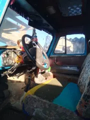 Грузовой автомобиль ГАЗ СА33507 1989 года, цвет голубой. VIN: XTH531400K1318825, госномер: M227HA75. Мощность двигателя 115 л.с. Не на ходу, требуется ремонт двигателя и коробки передач.