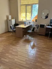 Объект аренды, площадь 506,80 кв. м., номер на поэтажном плане 1 этажа: 13-42,   адрес (местонахождение) объекта: Ставропольский край, муниципальный округ Нефтекумский, город Нефтекумск, микрорайон 5-й, здание 1, помещение 13/42 Требуется текущий ремонт 
Общая площадь: 506.8 
Кадастровый номер…