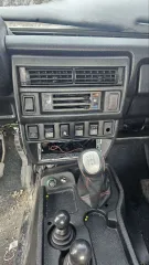 Lada 213100, 2016 год выпуска, VIN XTA213100G0179264, авто в залоге у ООО МКК "Каранга". Техническое состояние: 2016 год, 4 хозяина. Нет аккумулятора, все провода на него выведены, нужно сделать клеммы. Масло везде новое, вкруг проклеена виброй, мотор работает, коробка и раздатка в идеале. Передняя…