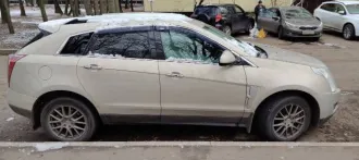 Cadillac SRX 2011 года, модель GMT 166 (SRX). VIN: XWFFN9EY1B0001651, госномер У726ТН62. Не работает отопитель (печка), царапины и ржавчина на кузове, перегорела лампочка ближнего света в правой фаре, повреждение заднего бампера, трещина на лобовом стекле в зоне солнцезащитных козырьков. Находится…