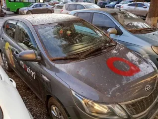 Kia Rio 2013 года, 107 л.с., пробег 249728 км. Модель двигателя G4FA, номер DW573664, объем 1396 куб.см. Установлена сигнализация Starline. Цвет серый. Государственный номер Р468РС72.