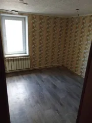 Доля дома 72.1 кв.м и участка 757 кв.м в Челябинской области. 1/7 доля дома и 1/7 доля земельного участка. Еще 1/7 доля дома и 1/7 доля земельного участка. Еще 1/7 доля на здание, площадь 72.1 кв.м, назначение: жилое, адрес: Россия, Челябинская обл., Увельский р-н, с. Красносельское, ул…