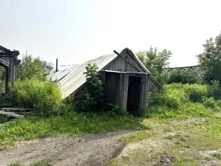 Брусовое строение - теплица, 229,1 кв.м., земельный участок 436 кв.м., Тюменская область: нежилое здание площадью 229,1 кв.м. по адресу: Тюменская область, г. Тобольск, ул. Сельская, № 4, строение 2 (кадастровый номер: 72:24:0305005:1049), и земельный участок общей площадью 436 +/- 7 кв.м. по…