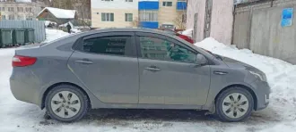 Kia Rio 2014 года, цвет темно-серый. VIN: Z94CB41BAFR268598, ПТС: 78 ОК 524201, госномер: М719ВН186. Произведен в России. Двигатель: модель G4FC, номер EW616334, мощность 123 л.с. (90.4 кВт), объем 1591 см³. Номер кузова: Z94CB41BAFR268598. Экологический класс 4. Разрешенная максимальная масса 1565…