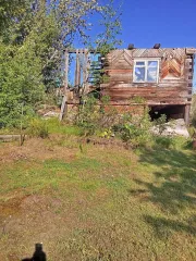 Земельный участок площадью 1593 кв.м. Расположен в Пермском крае, Пермском районе, Сылвенском сельском поселении. Кадастровый номер 59:32:3600003:939. На участке находятся незарегистрированные постройки: дом под снос, дом из деревянного бруса, баня из бруса.