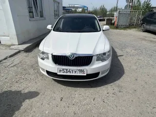 Skoda Superb, 2012 года, 152 лс, 139040 км, АКПП. год изготовления: 2012, легковой седан, г/н: Р534ТУ186, цвет: белый, VIN: TMBAB43T8C9061186, ПТС 86 РТ 919350, СТС 99 85 970540 (проблема в электрике, требуется прошивка катализатора, замена датчика впускного коллектора)