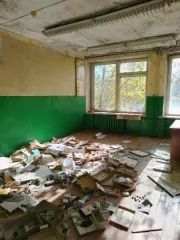 Бывшая школа 1669.2 кв.м, Липецкая область, Измалковский муниципальный округ, деревня Ясенок, улица Советская, дом 8. Имущественный комплекс состоит из: нежилого здания школы общей площадью 1439.3 кв.м, нежилого здания "гараж" общей площадью 103 кв.м, нежилого здания "котельная" общей площадью 127…